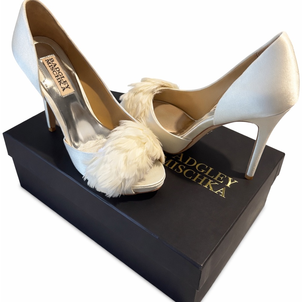 Badgley Mischka Ivory Feathered Heels